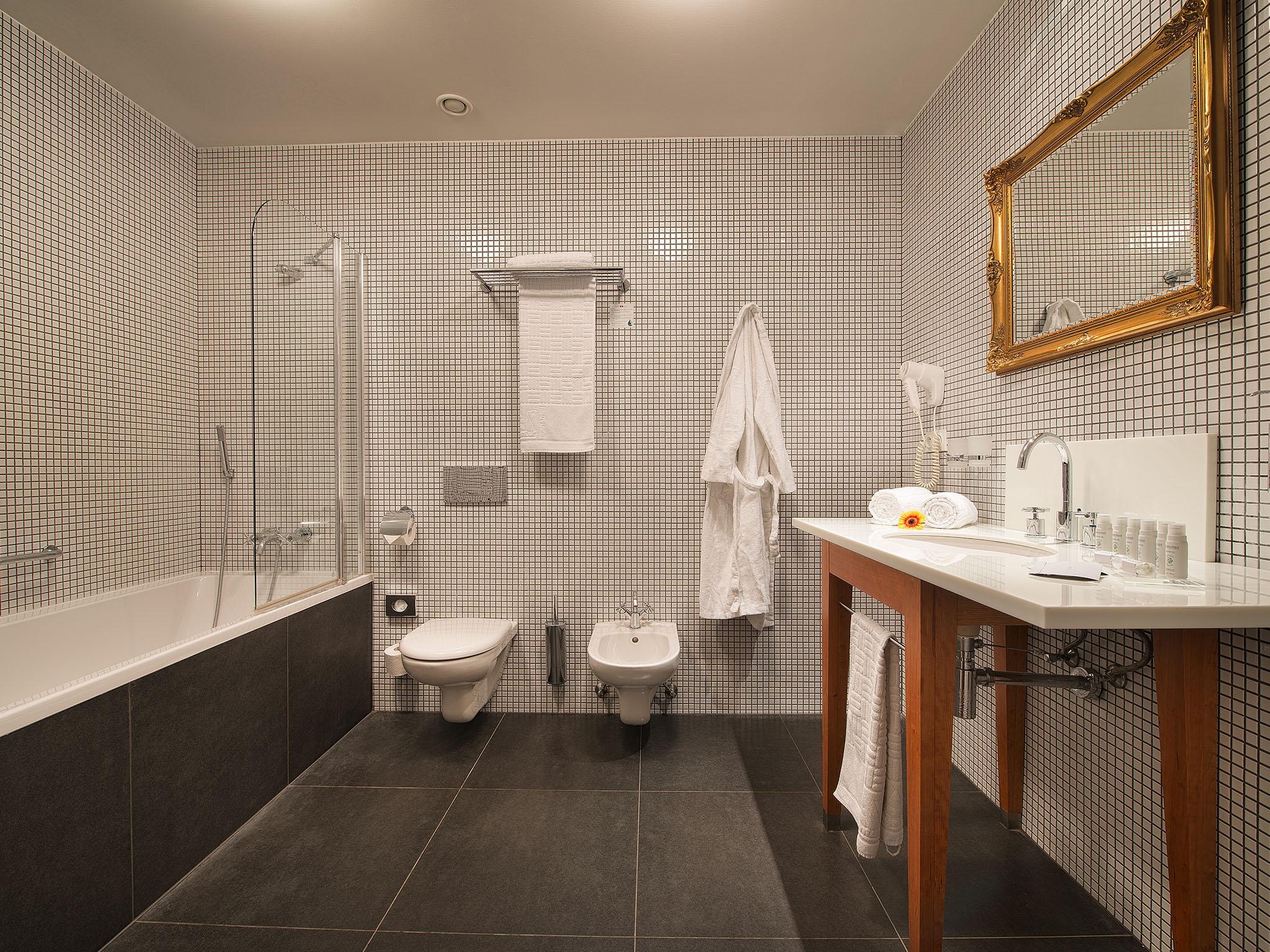 Ea Hotel Tereziansky Dvur Градец-Кралове Экстерьер фото
